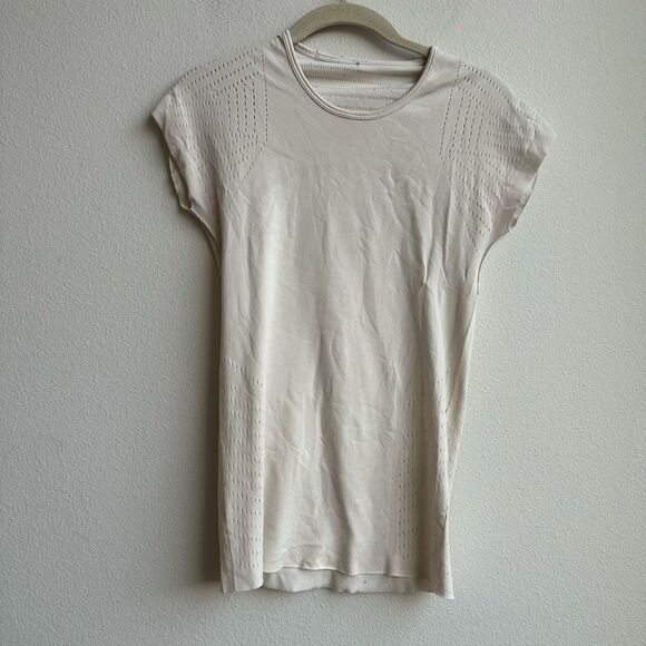 lululemon athletica Tops - Lululemon Time Warp Short Sleeve Ghost Cream Tan Seamless Size 4? small? Laser